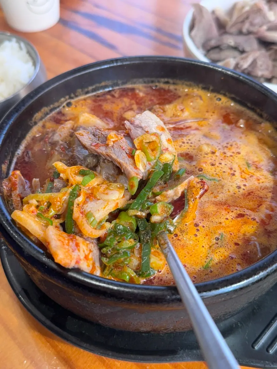 식사를 마친 팔담순대 순댓국 테이블