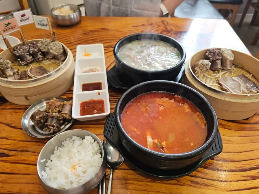 A bowl of Paldam Sundae's clear sundae-guk