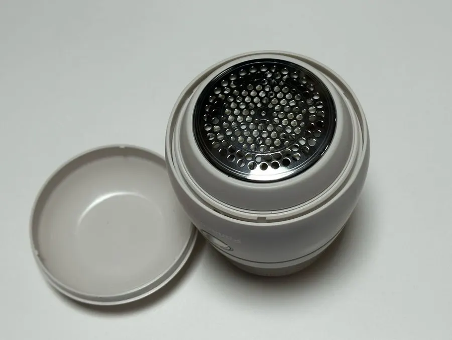Cap and head of the Panasonic lint remover