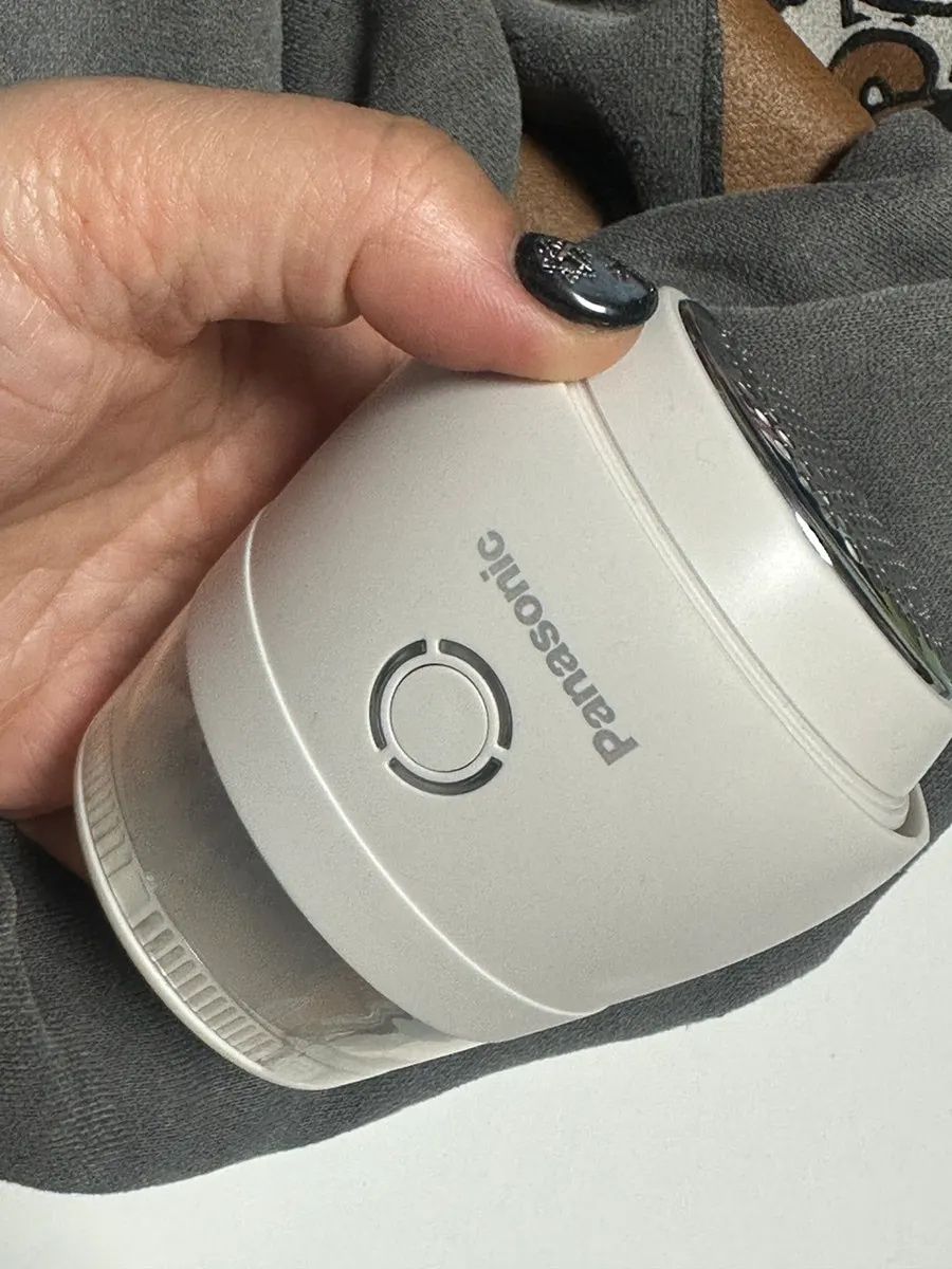 Panasonic lint remover used with an adjusted speed setting