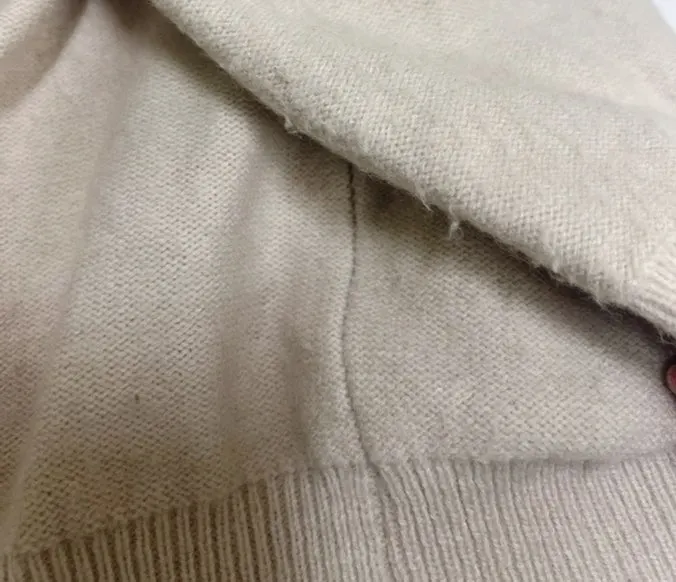 Condition of the knit sleeve before depilling