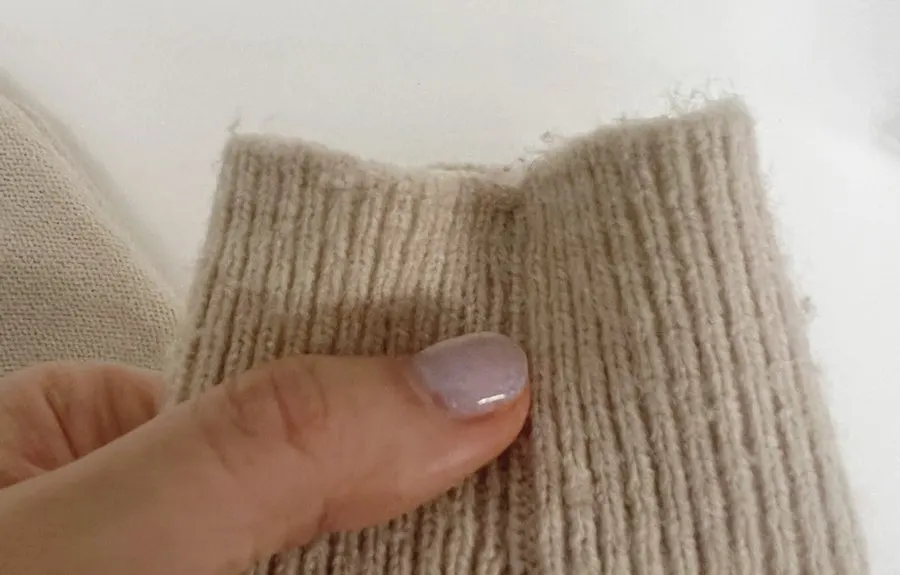 Knit cuff with heavy pilling