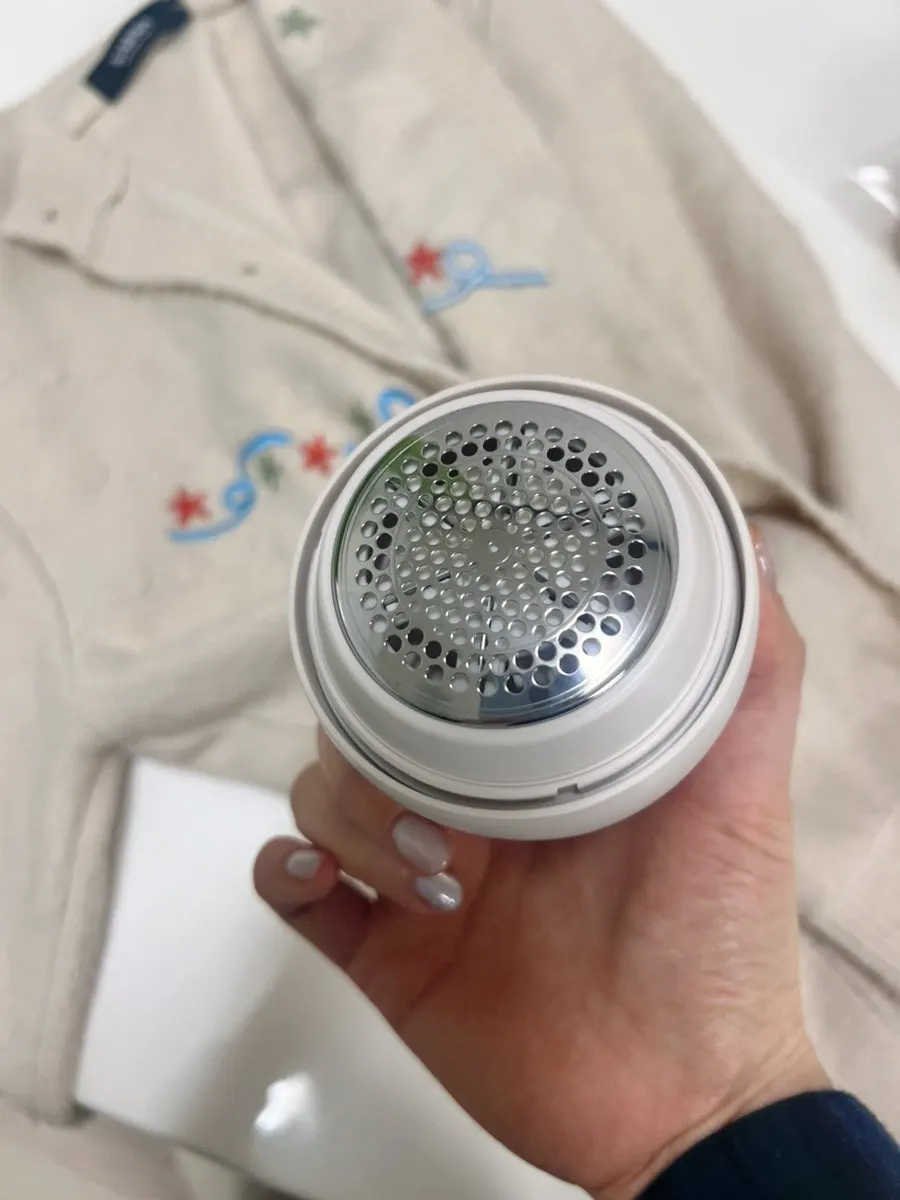 Caring for a knit with the Panasonic lint remover