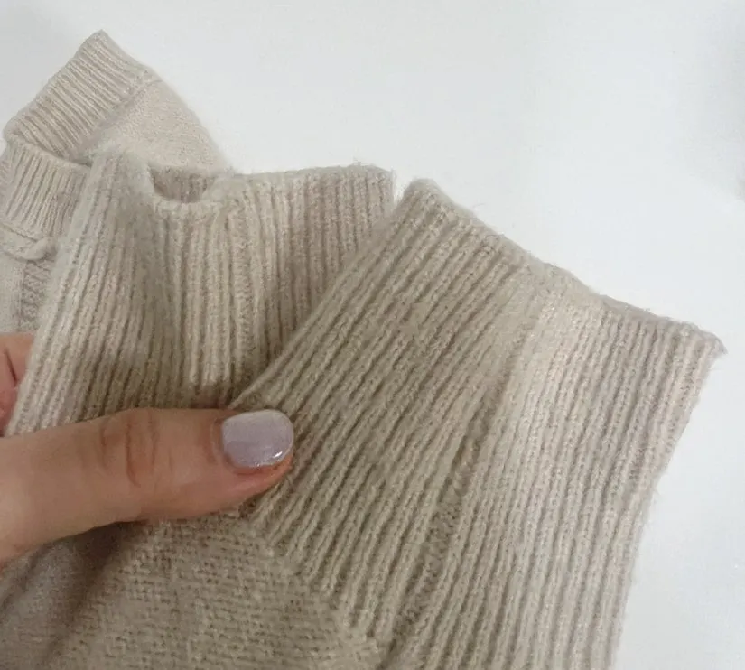 Checking the knit after depilling