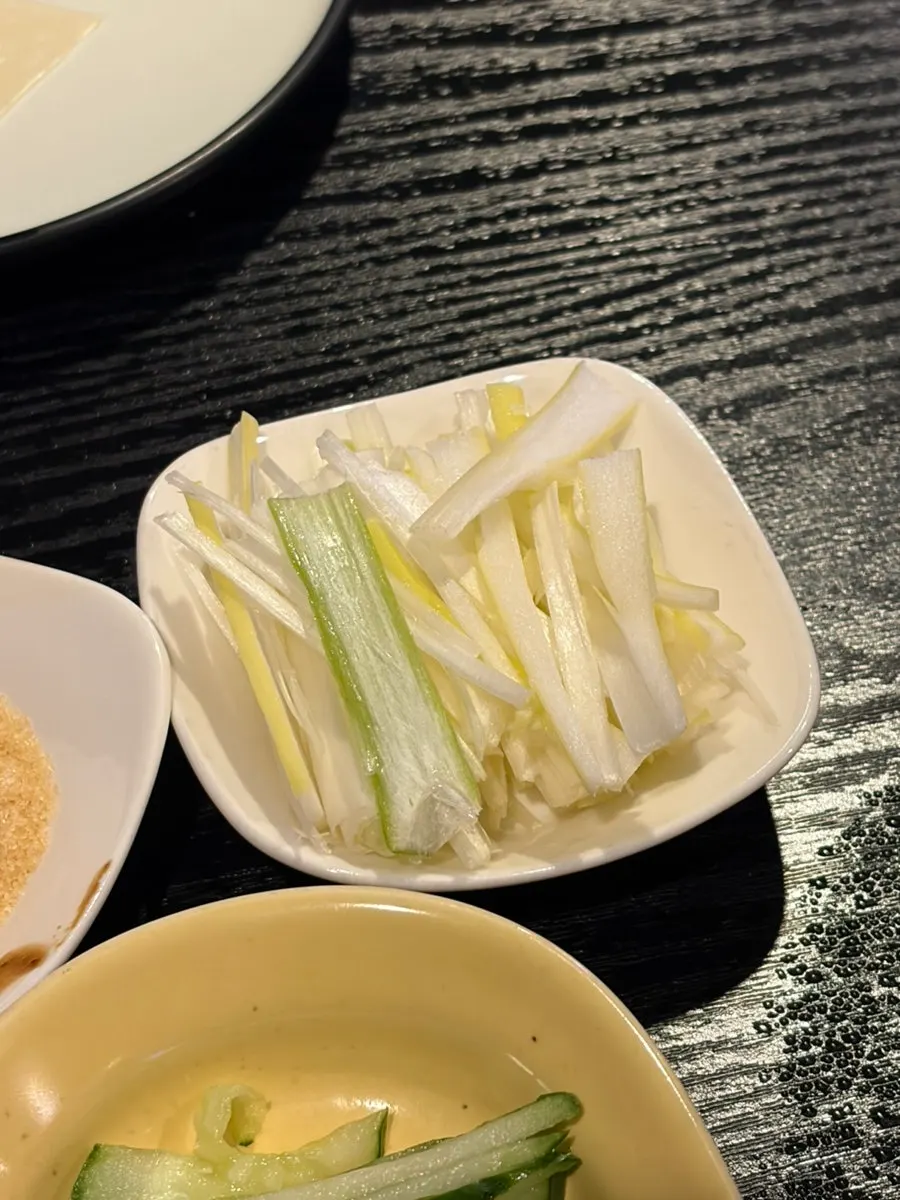 추가로 받은 넉넉한 파 접시