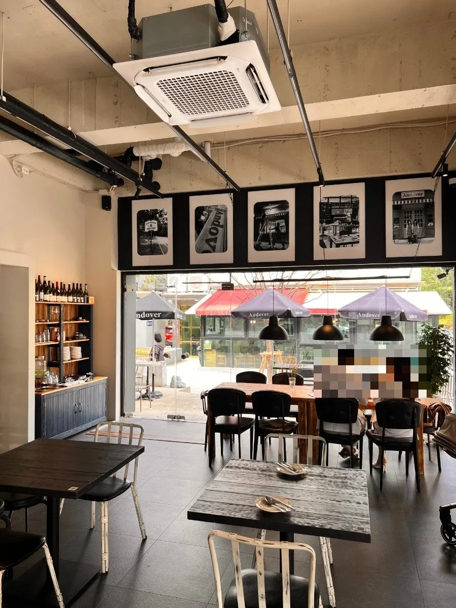 Andover dining-area seating