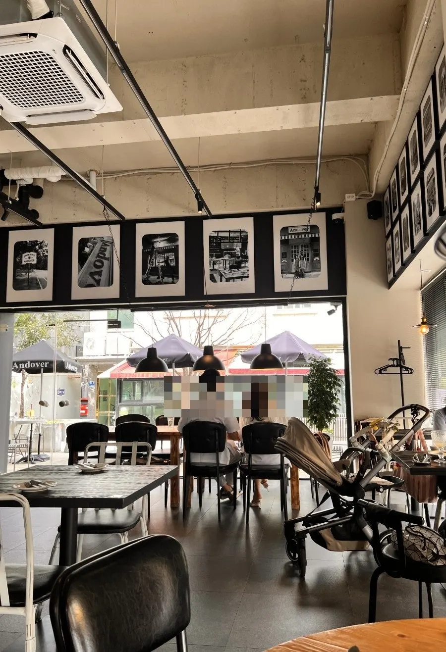 Andover seating suited to dining with young children