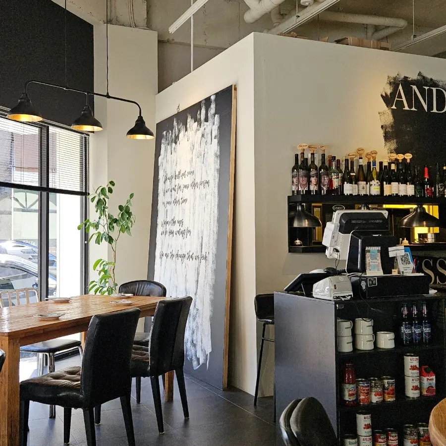 The calm atmosphere inside Andover in Pangyo