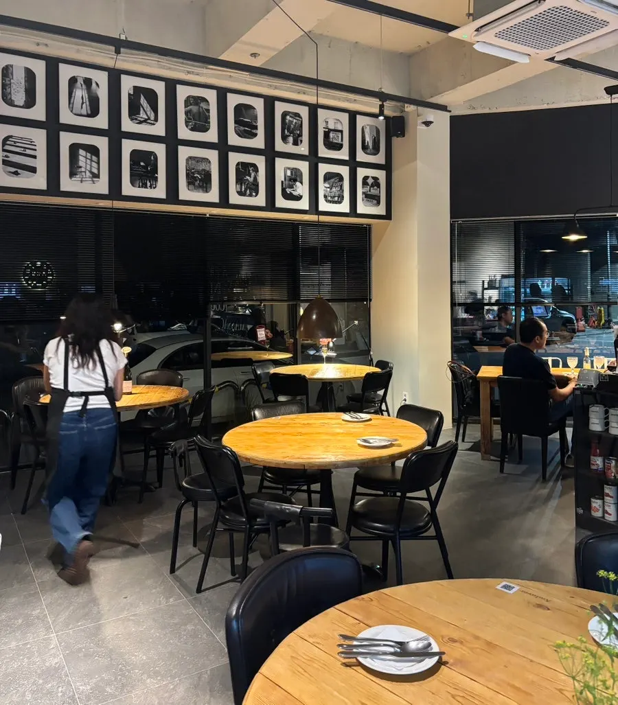 Table seating inside Andover