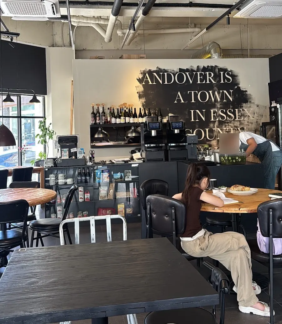 Around Andover on Baekhyeon-dong Café Street