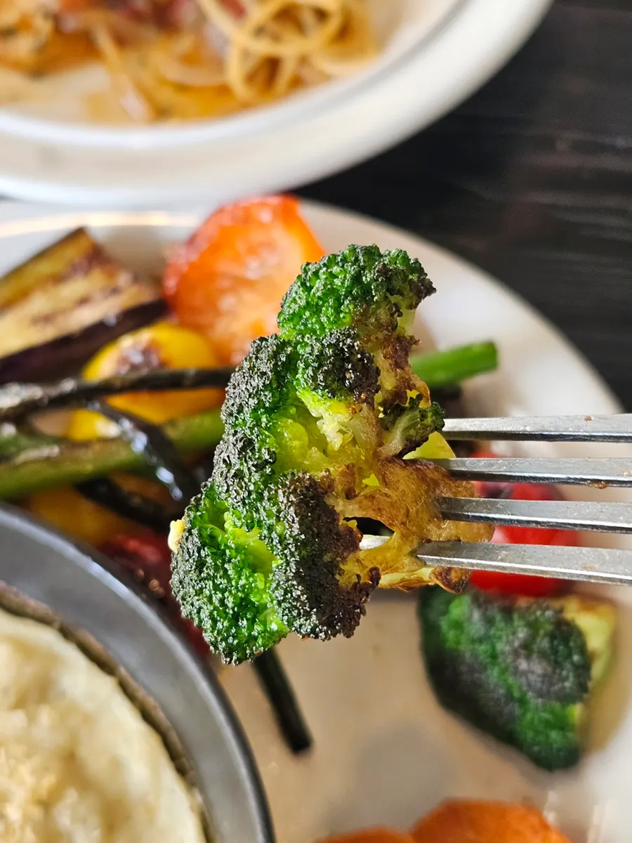 Cod gratin served together with roasted vegetables