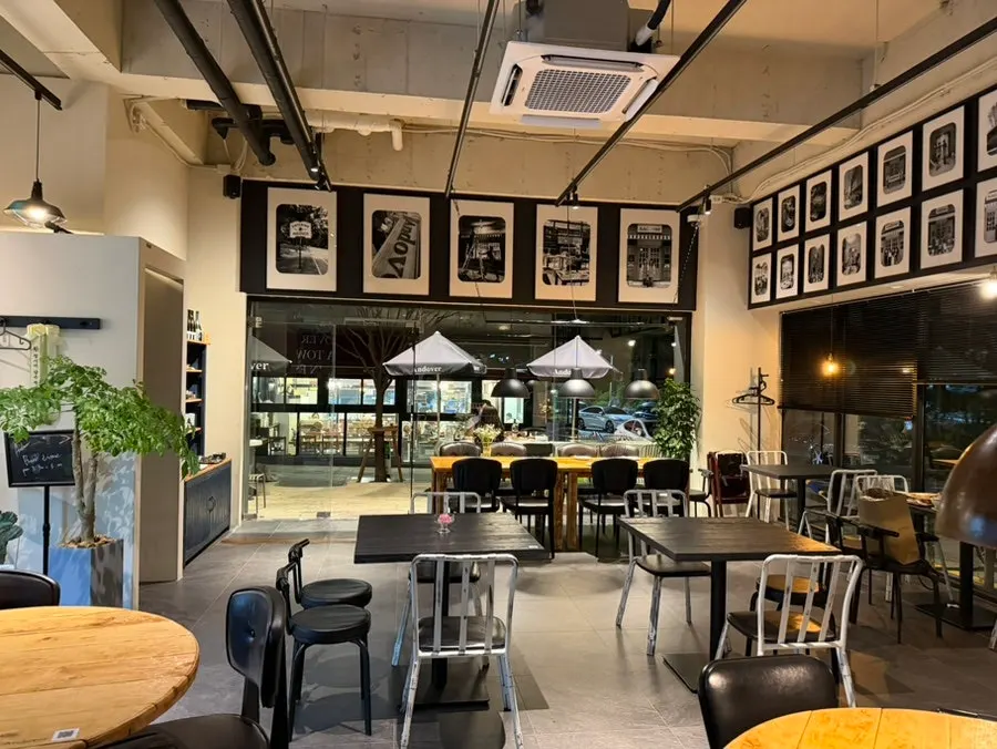 Andover's interior dining hall and table atmosphere