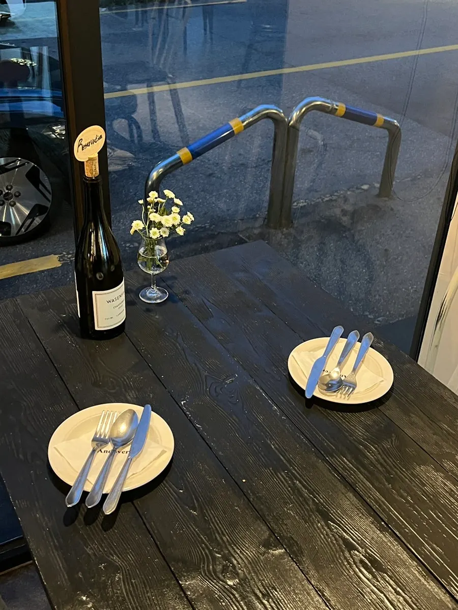 Stopper marking a reserved table at Andover