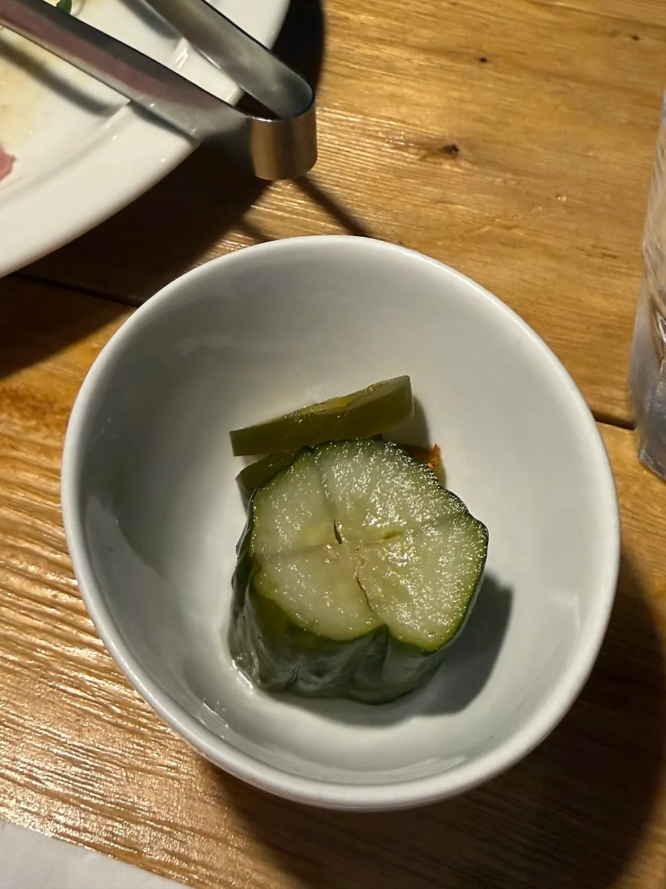 치즈와 베샤멜 크림이 흐르는 라자냐 한 조각