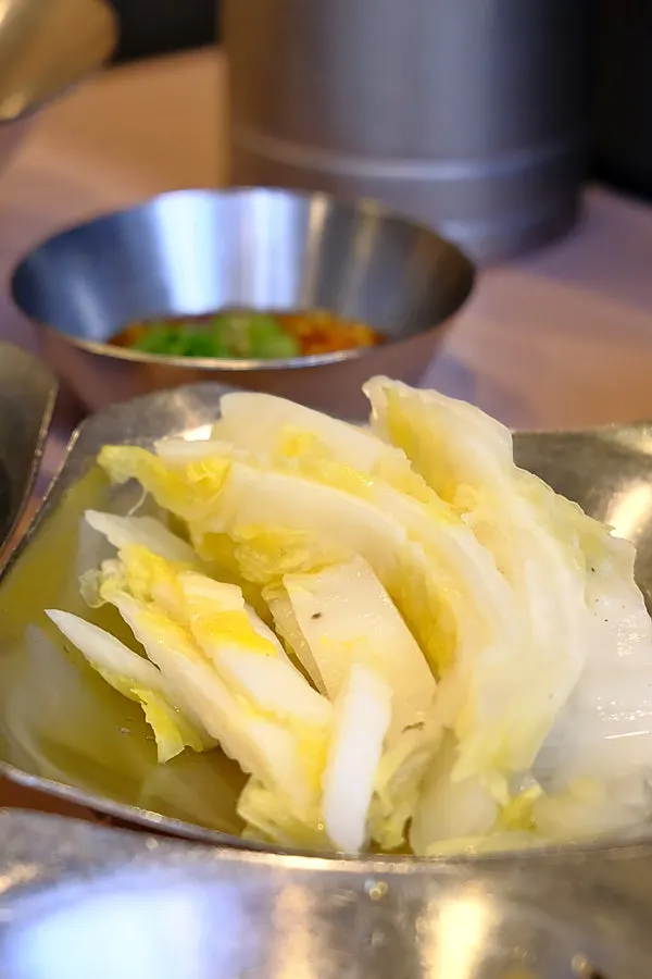 목이버섯무침과 쌈배추 밑반찬