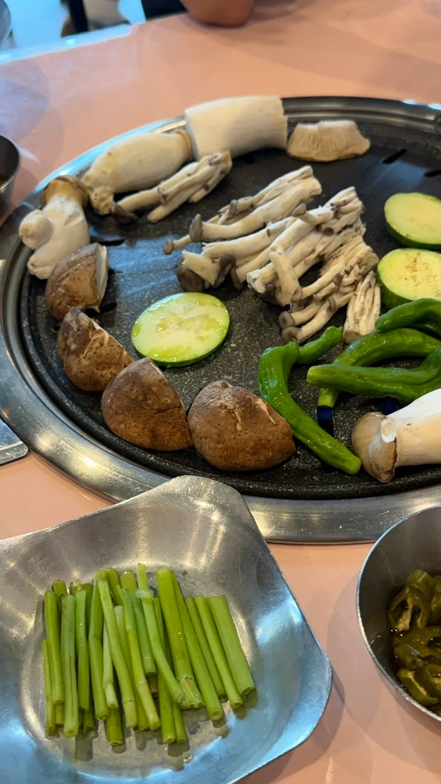 Mixed vegetable set including king oyster mushroom, shiitake, and bok choy