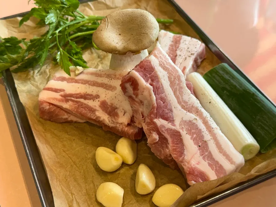 돼지맨숀 삼겹살 2인분 플레이팅