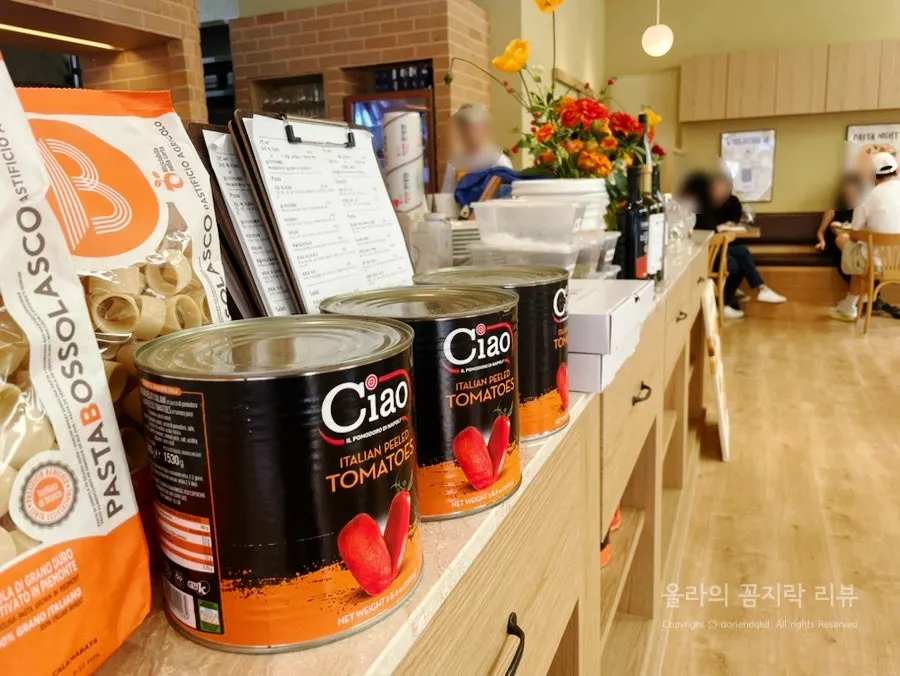 Calm interior of Raon Sik Tak Pangyo Branch