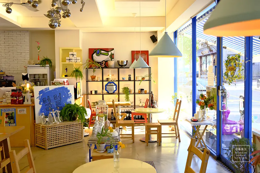 Window seat at Meolmeol Pangyo