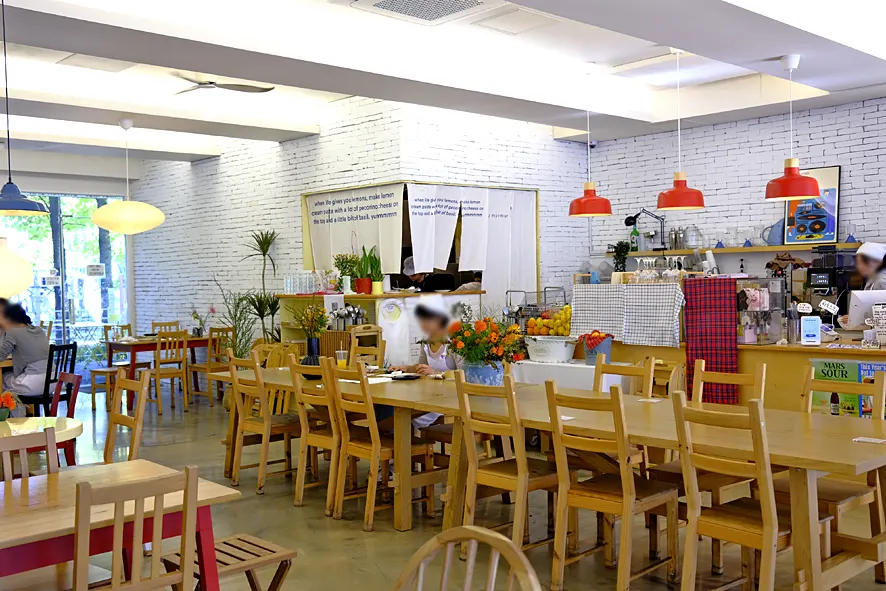Colorful interior of Meolmeol Pangyo