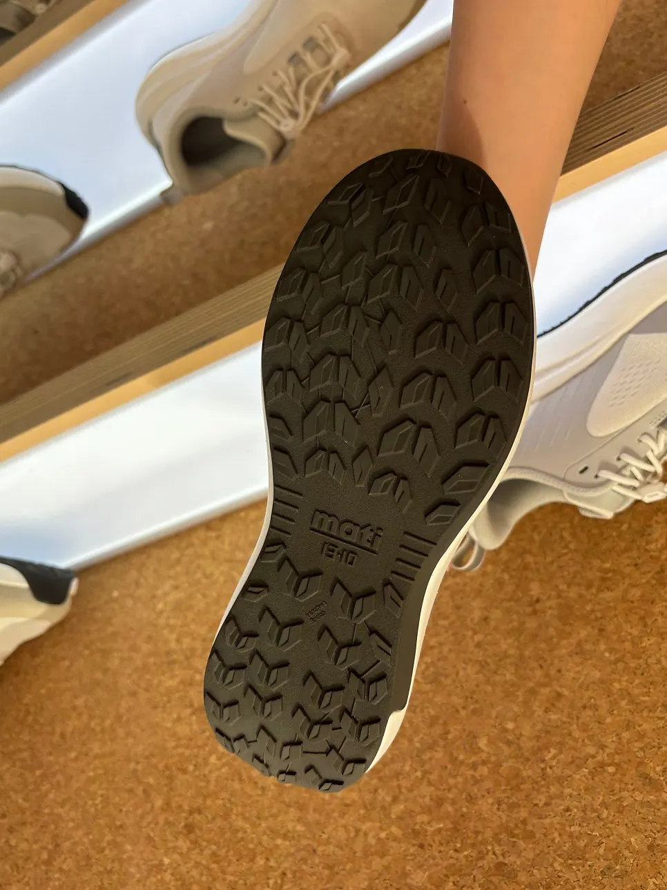 DARIMATI BR-001 outsole detail