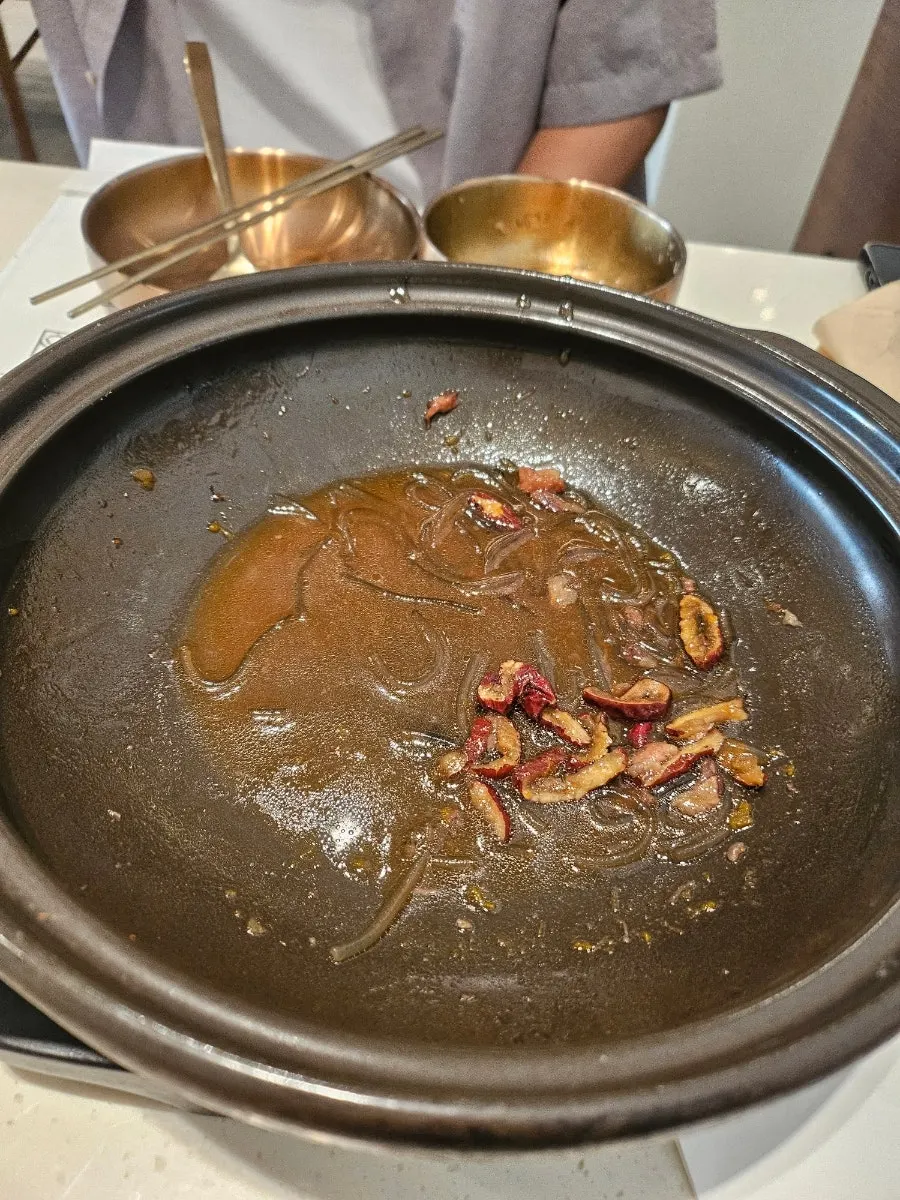 거의 다 비운 갈비찜 그릇
