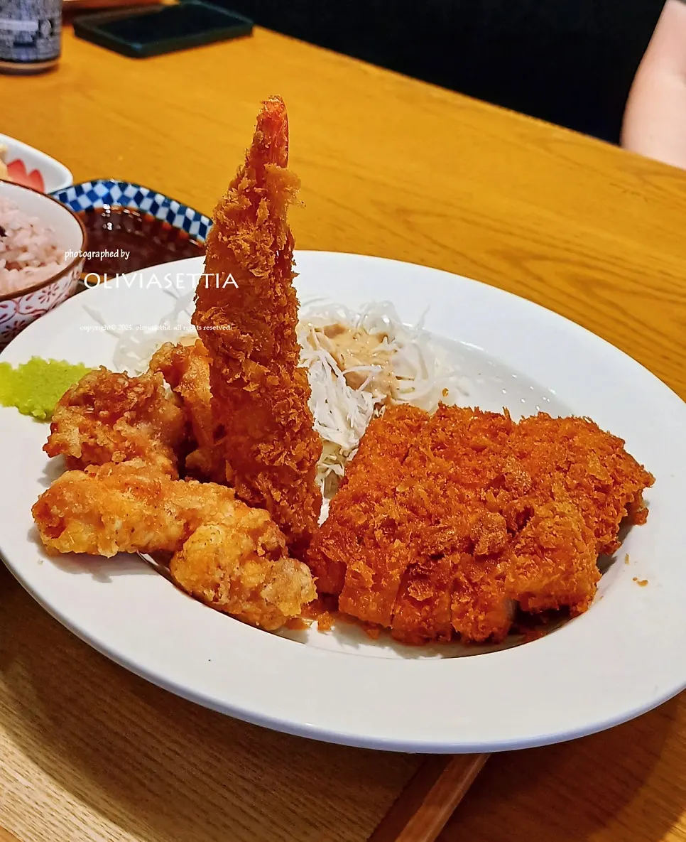 고다이 주방 등심카츠와 모밀 한 상