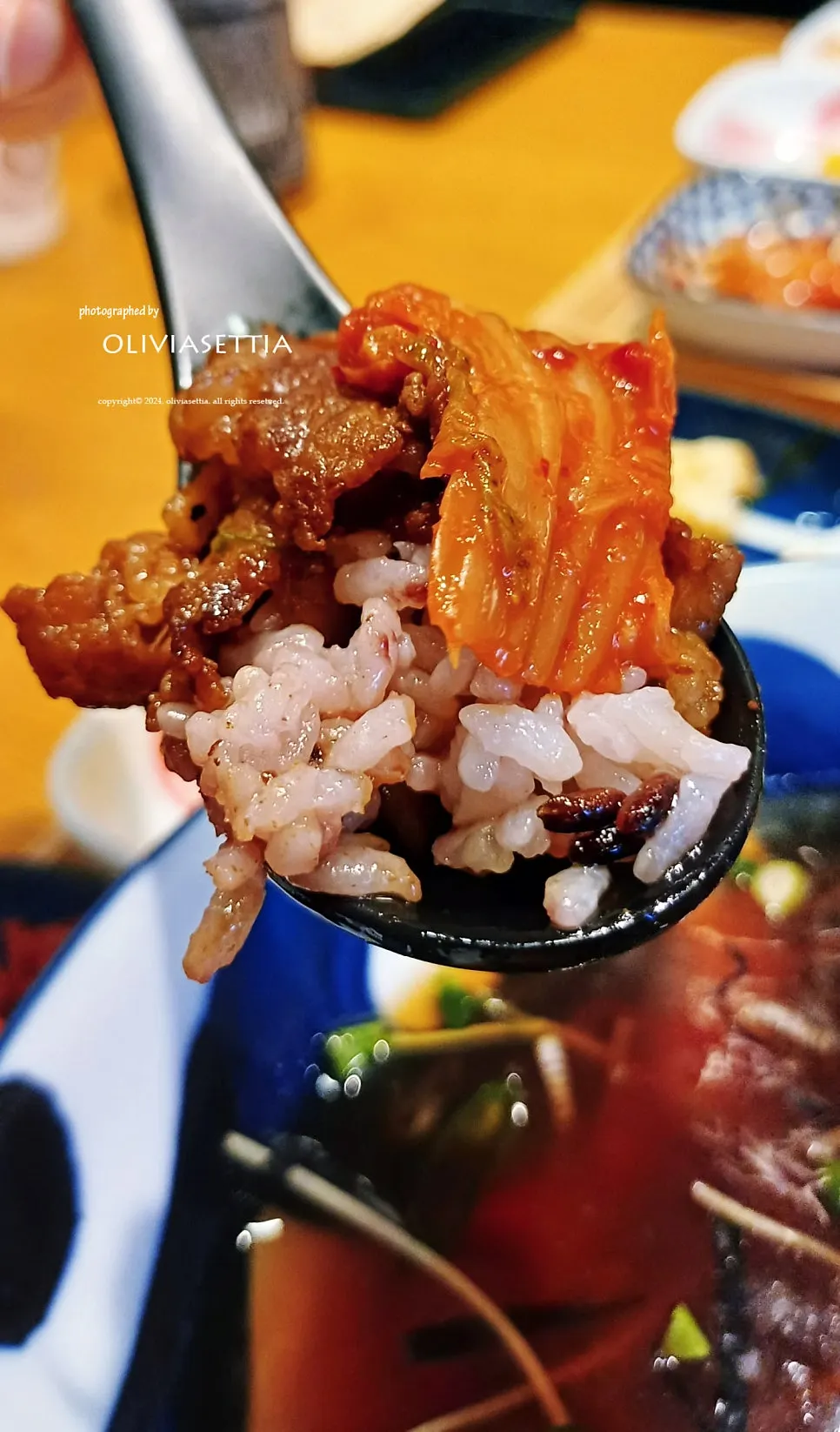 메인 메뉴 세 가지를 나눠 먹은 상차림