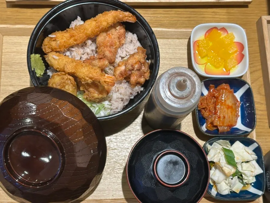 Comparison photo of Godai Kitchen's lunch dishes
