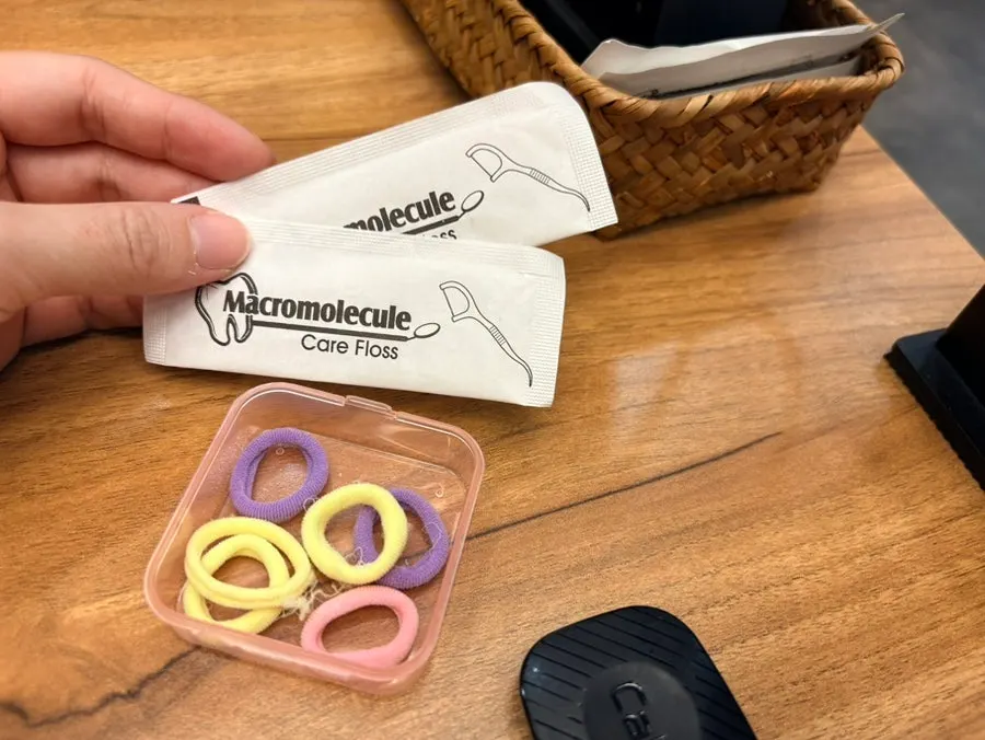 Wet wipes and amenities on the table