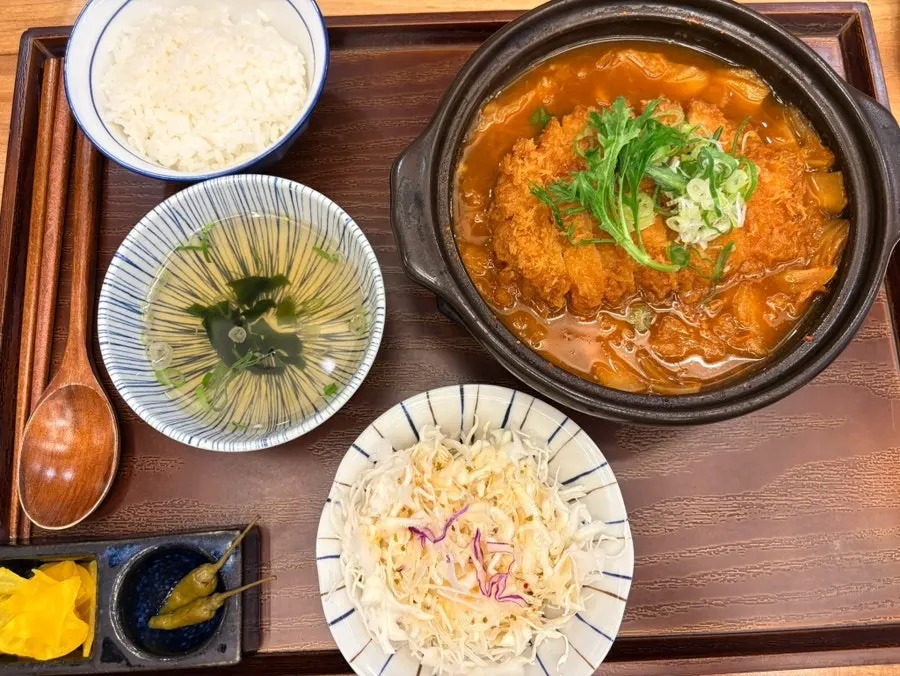 Bowl of cold soba included in the set