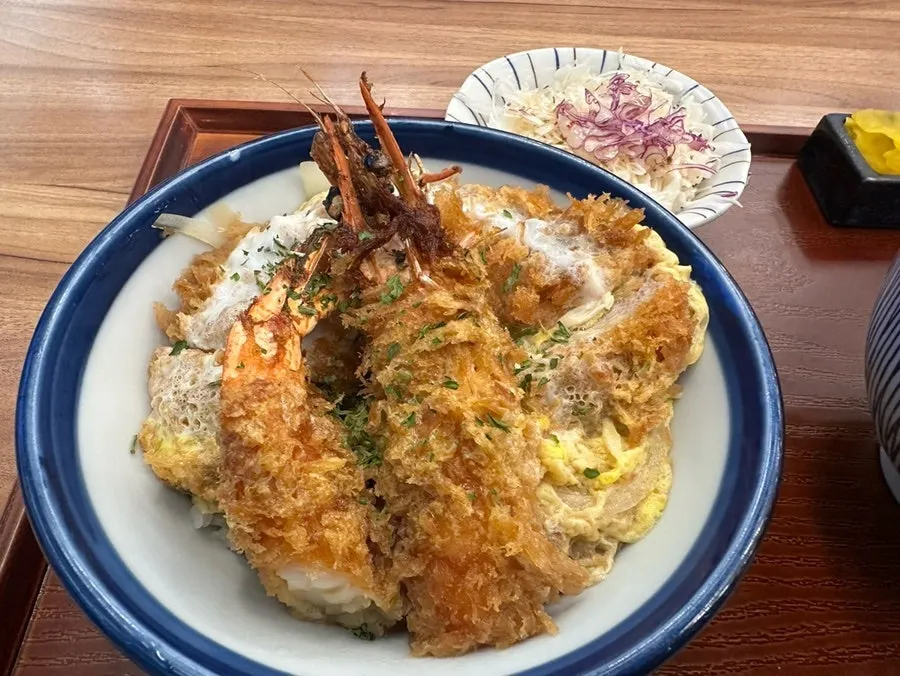 Large tiger shrimp katsu on top of the mixed katsu don