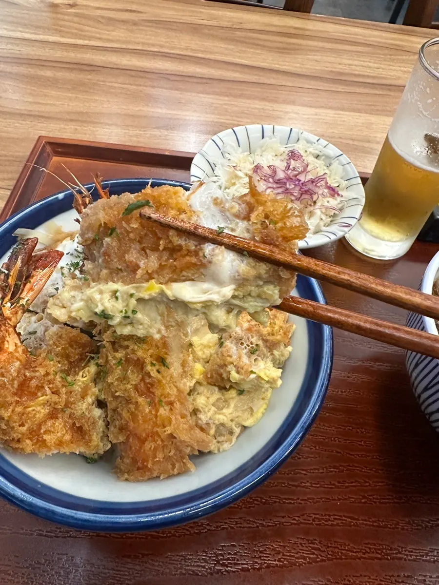 Katsu don sprinkled with shichimi pepper