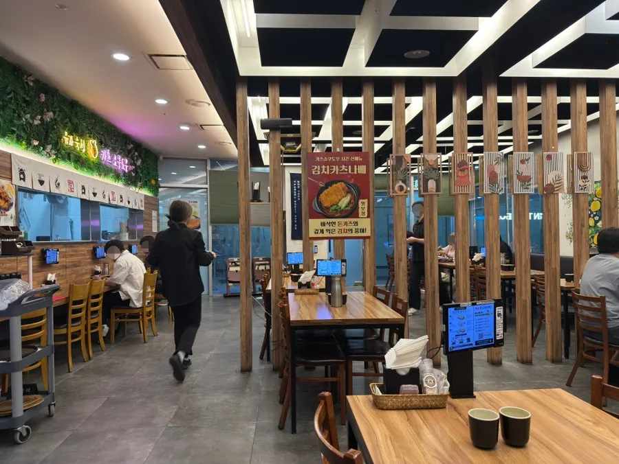 Tablet ordering device set on the table