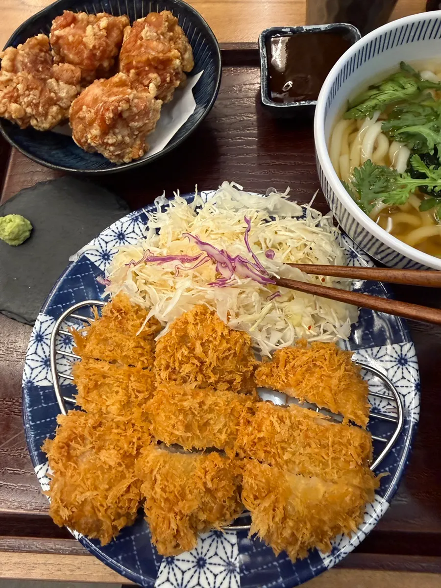 Set meal with rice, clear soup and cabbage salad