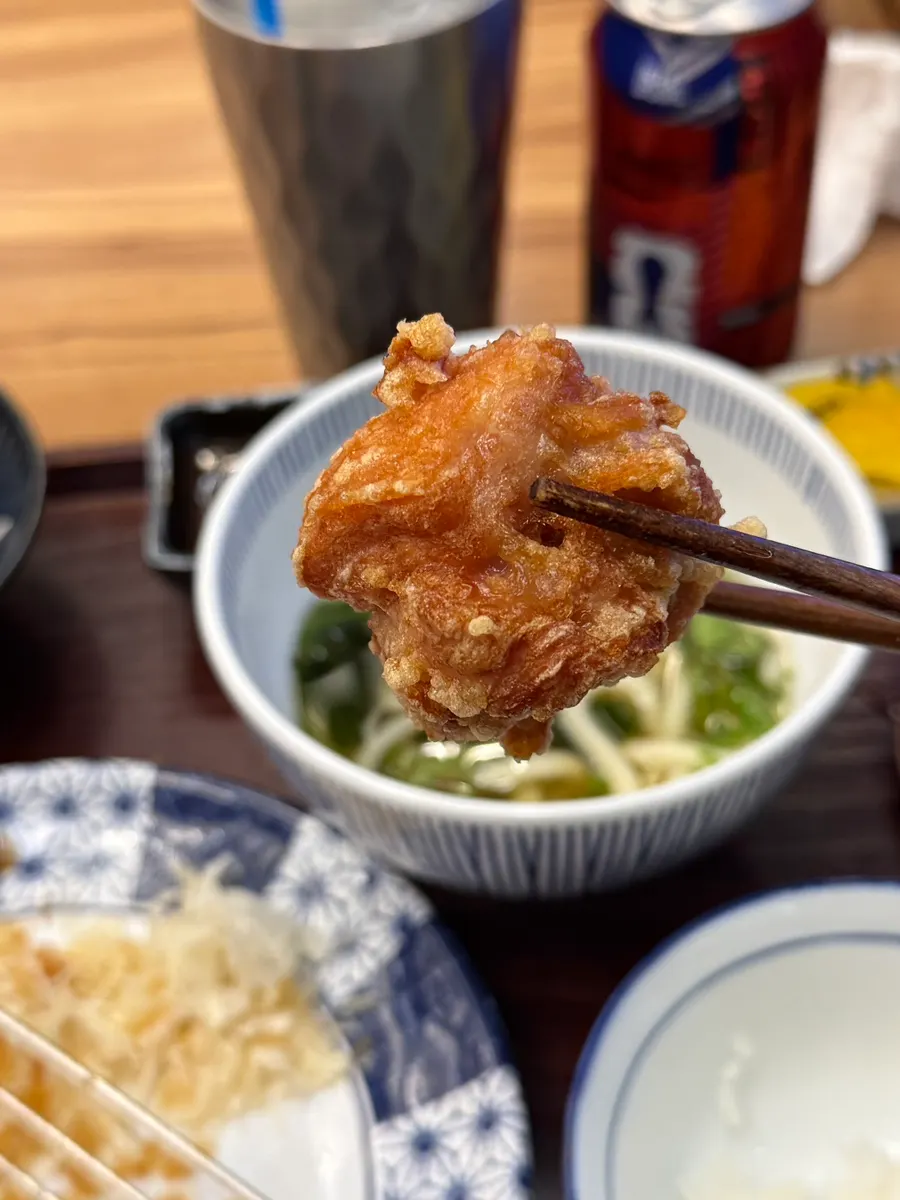 Chicken inside the thin-battered karaage