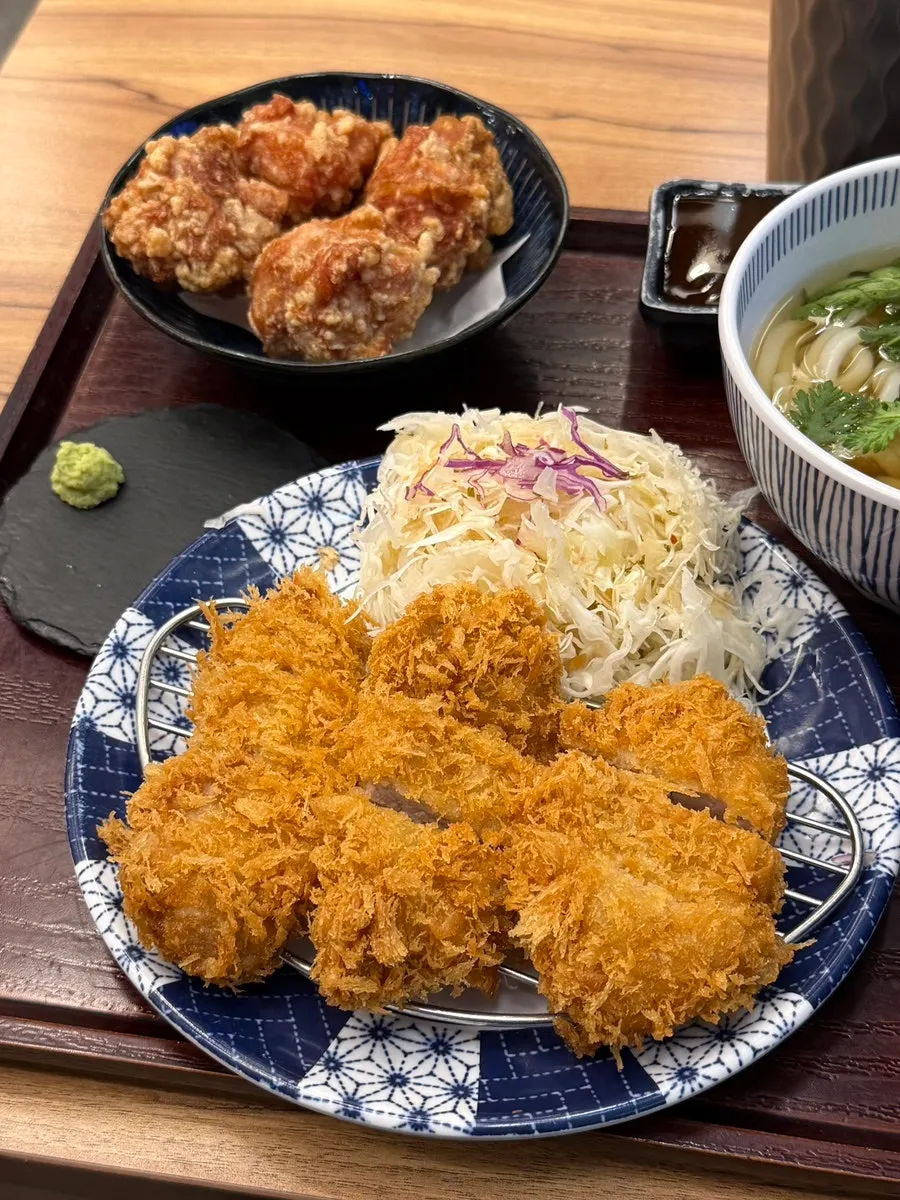 Table after finishing the fillet katsu set