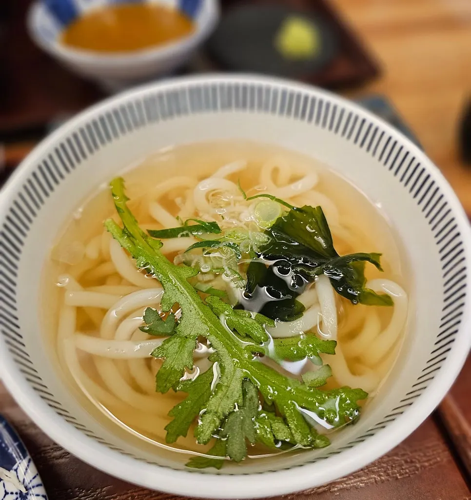 진한 국물의 미니우동 그릇