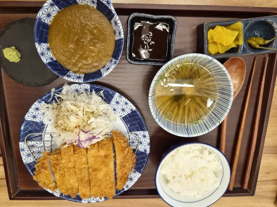 Rosu katsu served with Japanese-style curry