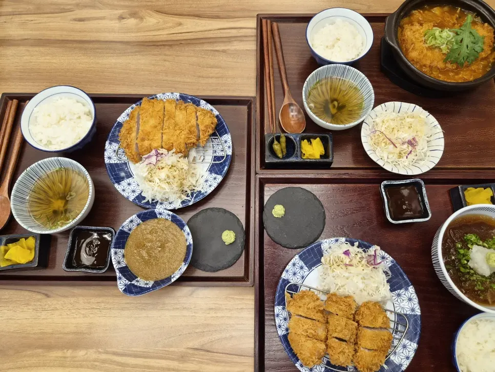 Table set with all three ordered menus