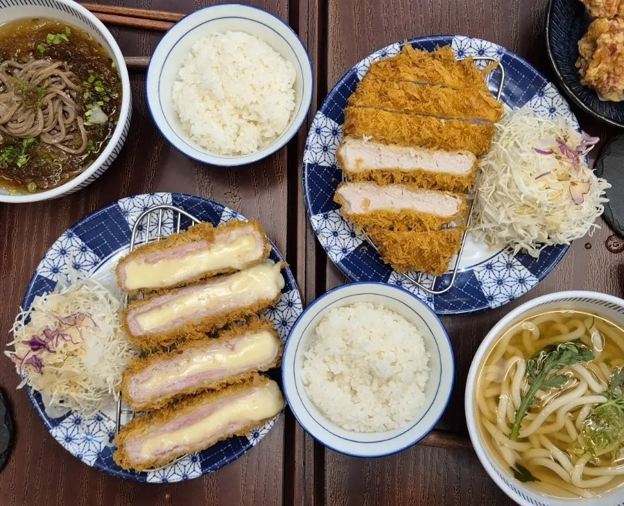 Tonkatsu set laid out on a wooden tray