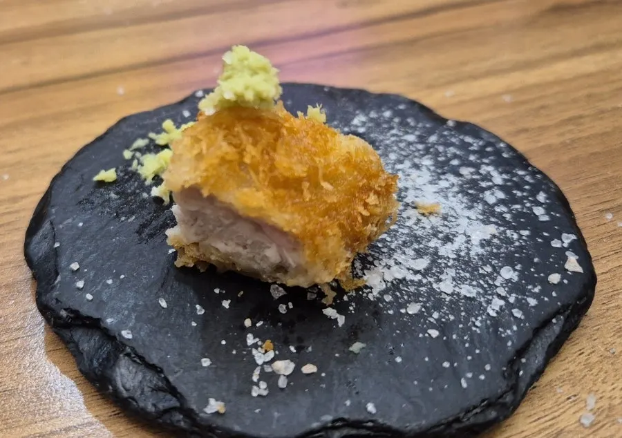 Black stone plate and pink salt for eating the katsu