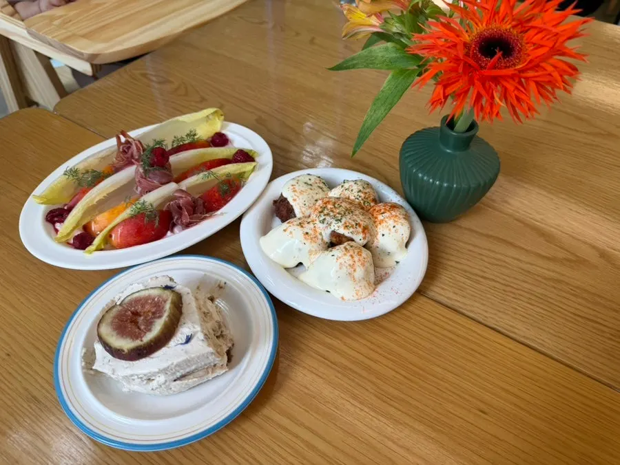 Lemon vanilla soda shot and brunch dishes at Meolmeol Pangyo