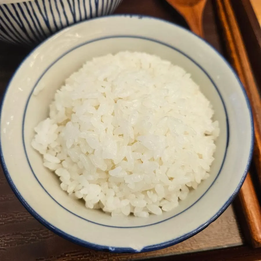 たっぷり盛られた白ご飯