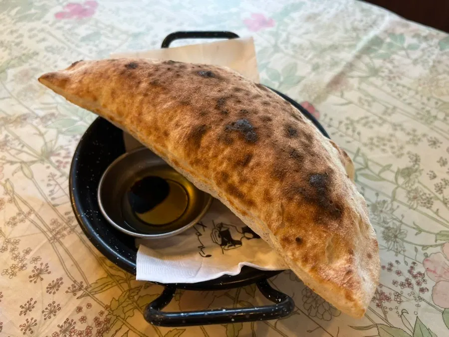 화덕에 구운 반달 포카치아 클래식