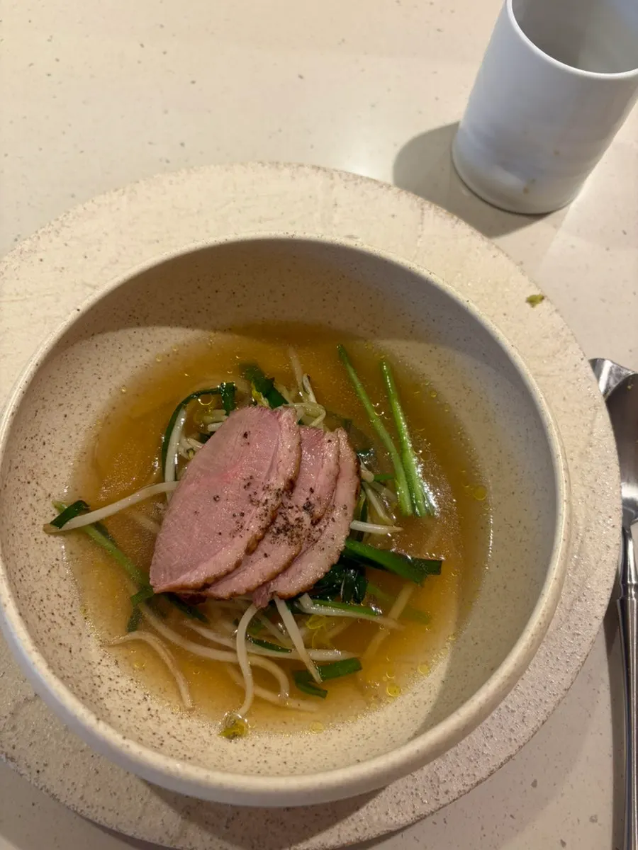 Neungi mushroom duck soup dish