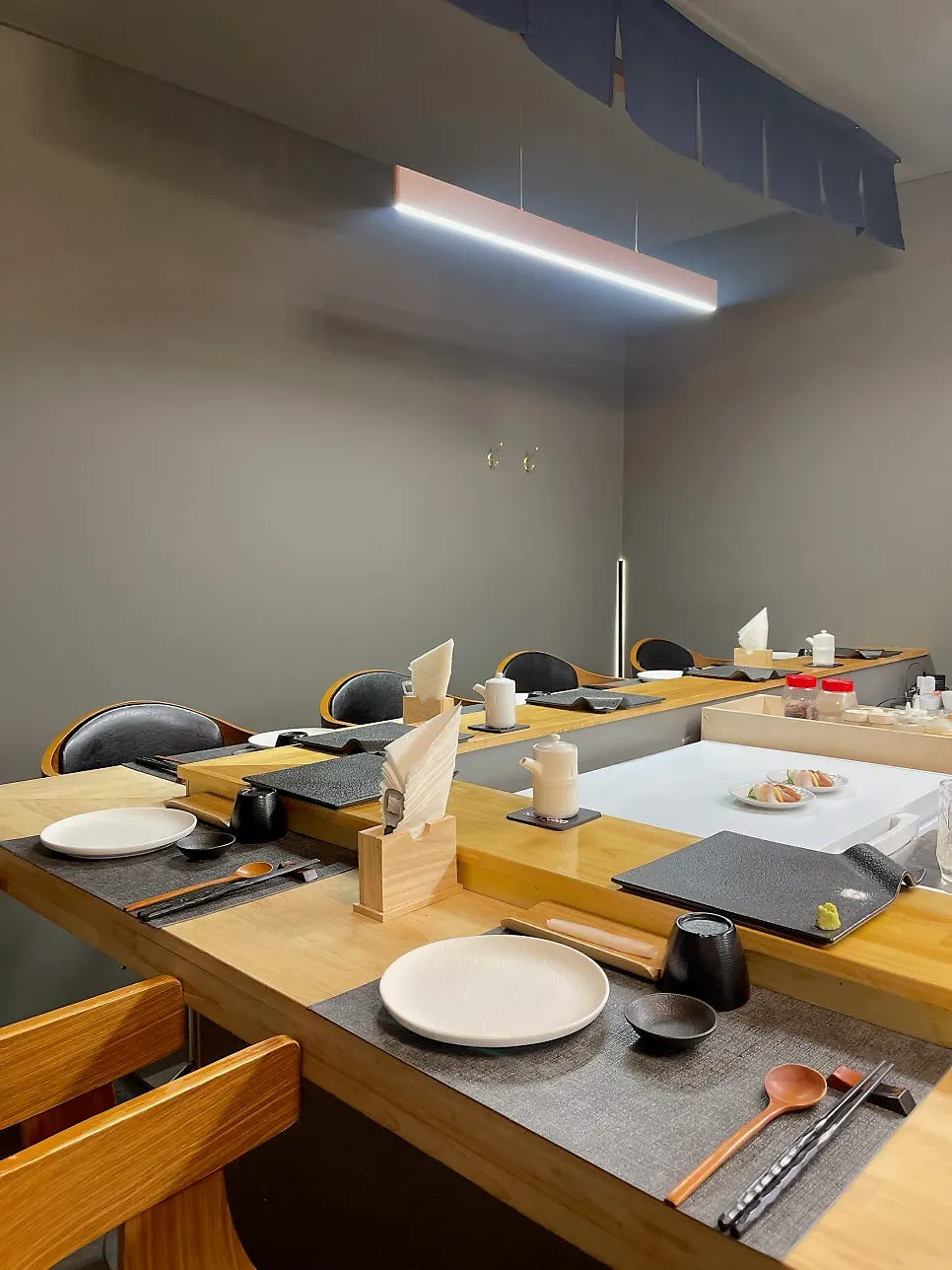 View of the counter seats at Suyori Sikdang after finishing the course