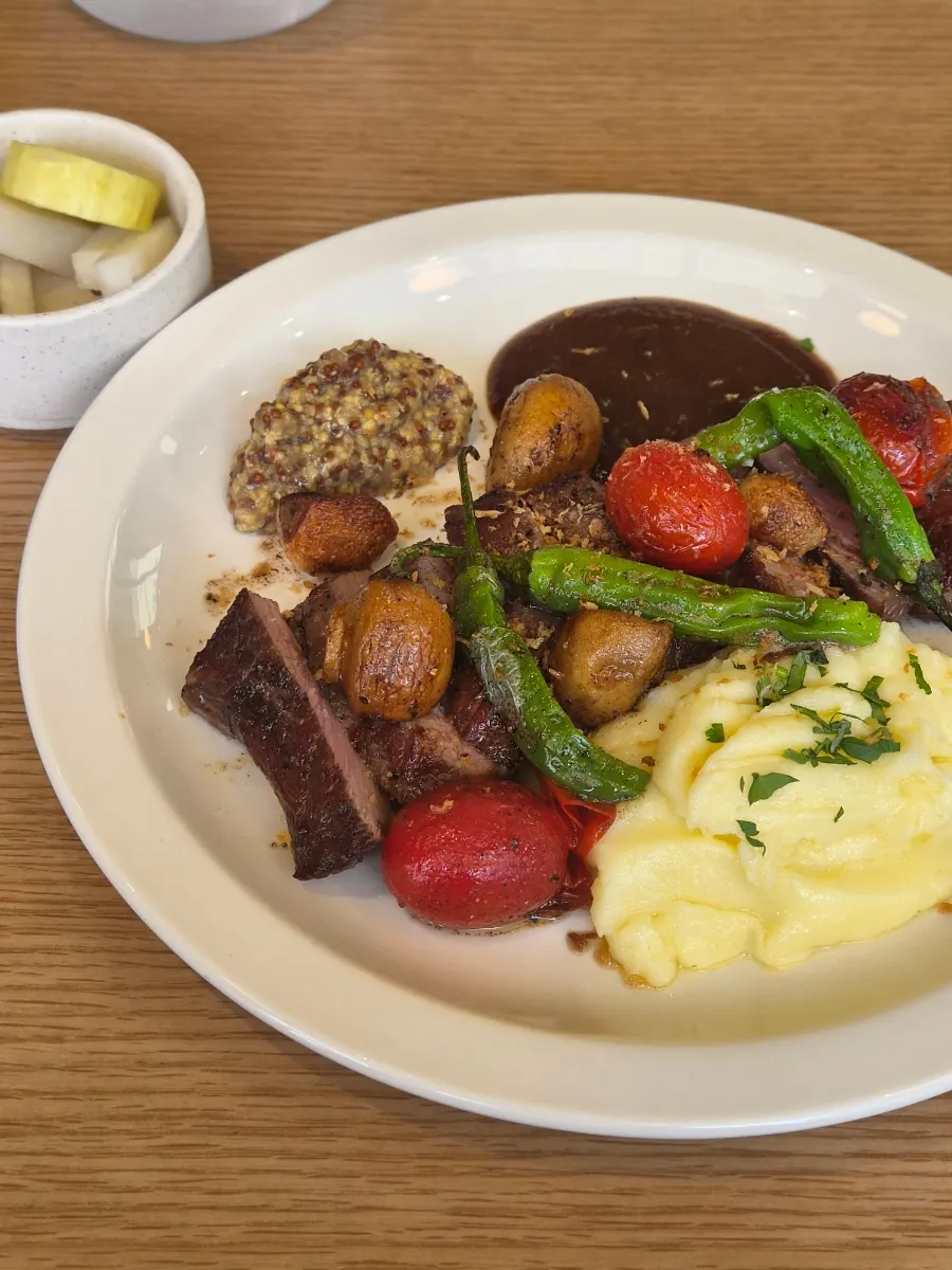 Steak and mashed potatoes together