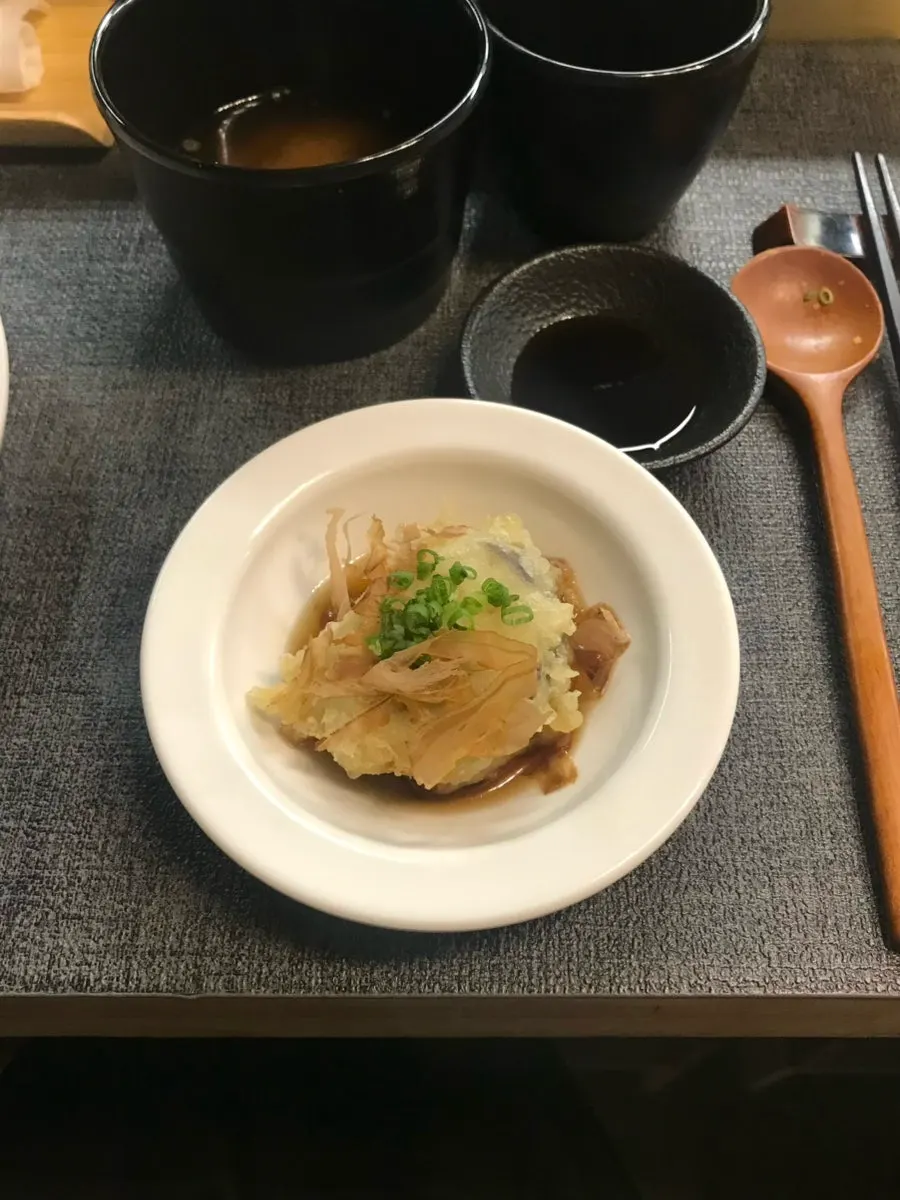 조리 중인 수요리식당 주방