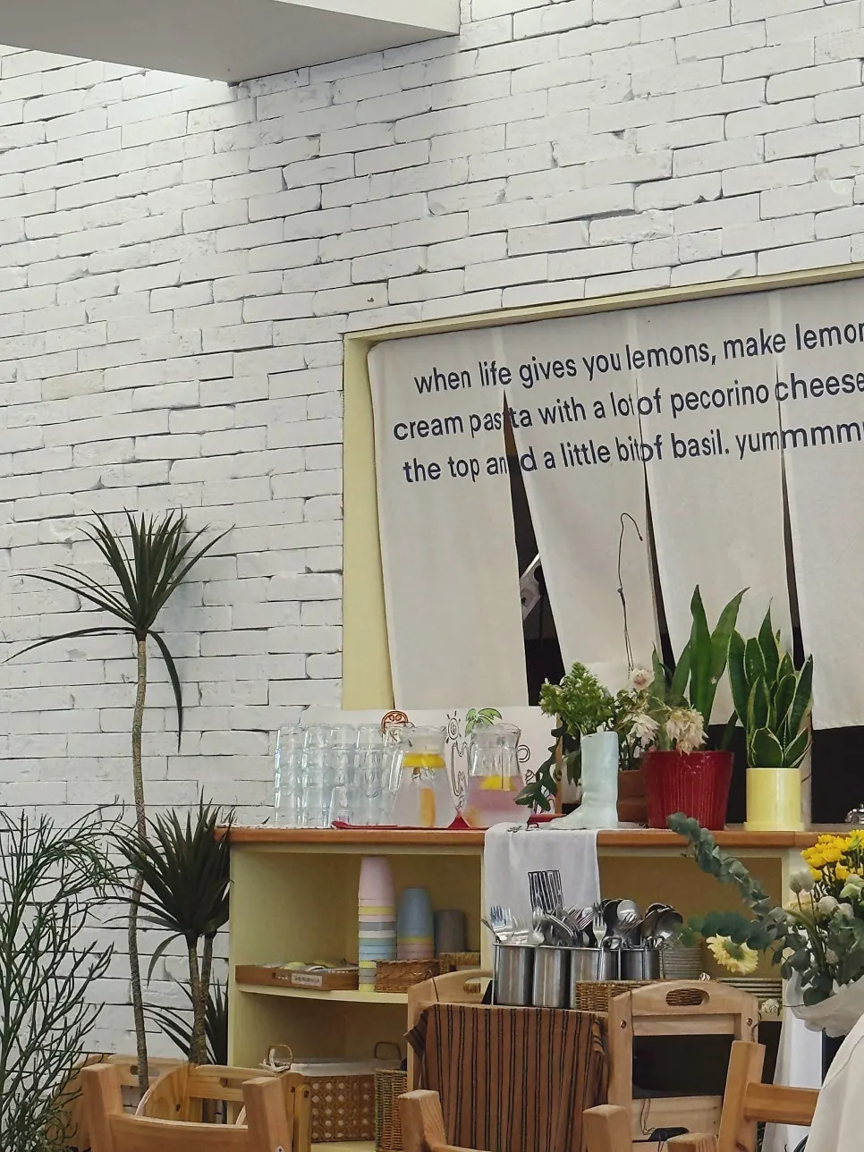 Café space with a warm atmosphere